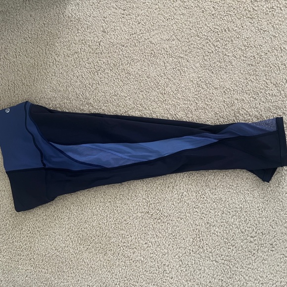 Lululemon cropped leggings - Picture 2 of 4